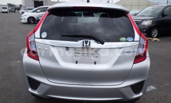 Buy Used Honda Fit Silver Car in Beitbridge in Matabeleland South Buy Used Honda Fit Silver Car in Beitbridge in Matabeleland South