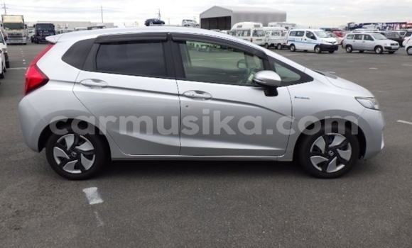 Buy Used Honda Fit Silver Car in Beitbridge in Matabeleland South Buy Used Honda Fit Silver Car in Beitbridge in Matabeleland South