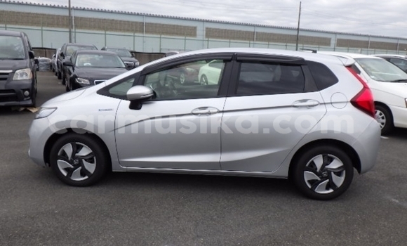Buy Used Honda Fit Silver Car in Beitbridge in Matabeleland South Buy Used Honda Fit Silver Car in Beitbridge in Matabeleland South