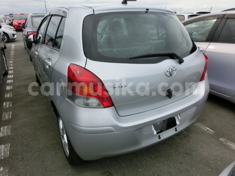 Big with watermark toyota vitz matabeleland south beitbridge 25282