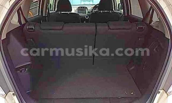 Buy Used Honda Fit White Car in Beitbridge in Matabeleland South Buy Used Honda Fit White Car in Beitbridge in Matabeleland South