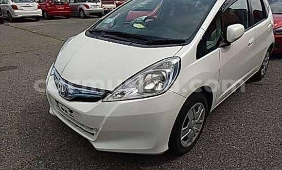 Buy Used Honda Fit White Car in Beitbridge in Matabeleland South Buy Used Honda Fit White Car in Beitbridge in Matabeleland South