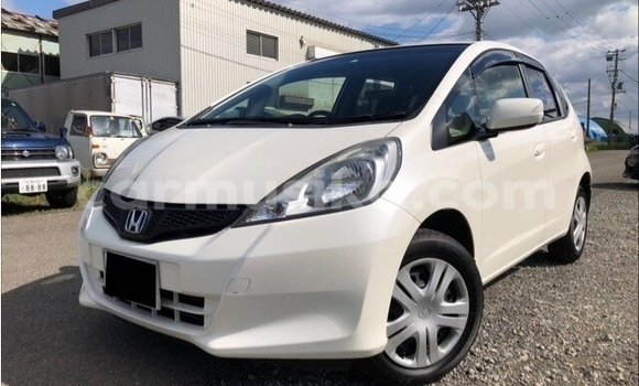 Buy Used Honda Fit White Car in Beitbridge in Matabeleland South