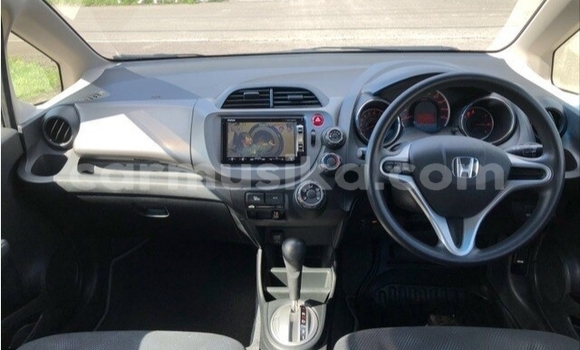 Nunua Ilio tumika Honda Fit Nyeupe Gari ndani ya Beitbridge nchini Matabeleland Kusini Nunua Ilio tumika Honda Fit Nyeupe Gari ndani ya Beitbridge nchini Matabeleland Kusini