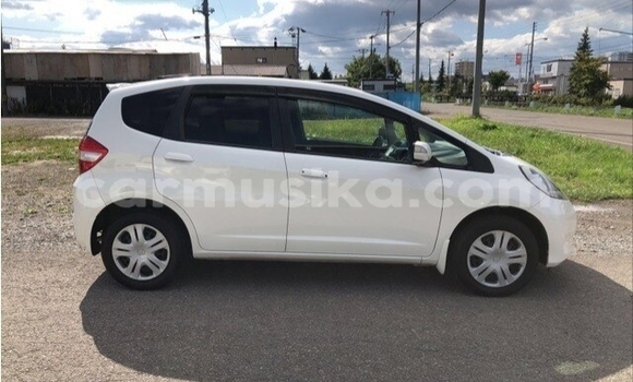 Nunua Ilio tumika Honda Fit Nyeupe Gari ndani ya Beitbridge nchini Matabeleland Kusini Nunua Ilio tumika Honda Fit Nyeupe Gari ndani ya Beitbridge nchini Matabeleland Kusini