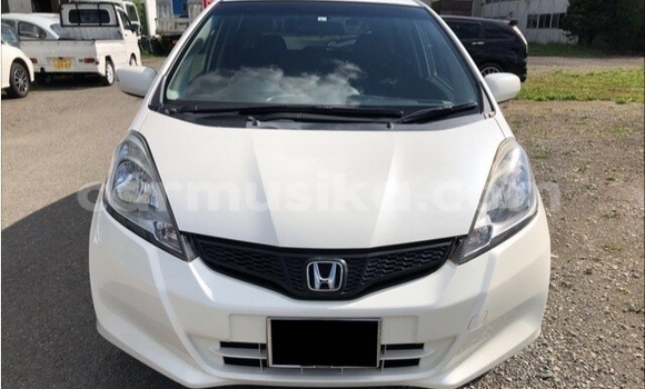 Nunua Ilio tumika Honda Fit Nyeupe Gari ndani ya Beitbridge nchini Matabeleland Kusini Nunua Ilio tumika Honda Fit Nyeupe Gari ndani ya Beitbridge nchini Matabeleland Kusini