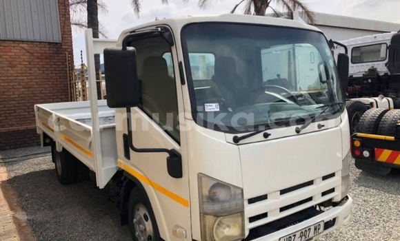 Buy Used Isuzu FTR 850 White Truck in Bulawayo in Bulawayo Buy Used Isuzu FTR 850 White Truck in Bulawayo in Bulawayo