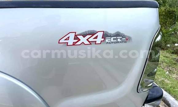 Acheter Import Voiture Toyota Hiluxe VIGO Gris à Harare, Harare Acheter Import Voiture Toyota Hiluxe VIGO Gris à Harare, Harare