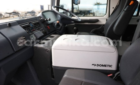 Acheter Occasion Utilitaire Mercedes‒Benz Unimog Blanc à Beitbridge, Matabeleland South Acheter Occasion Utilitaire Mercedes‒Benz Unimog Blanc à Beitbridge, Matabeleland South