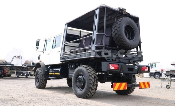 Acheter Occasion Utilitaire Mercedes‒Benz Unimog Blanc à Beitbridge, Matabeleland South Acheter Occasion Utilitaire Mercedes‒Benz Unimog Blanc à Beitbridge, Matabeleland South