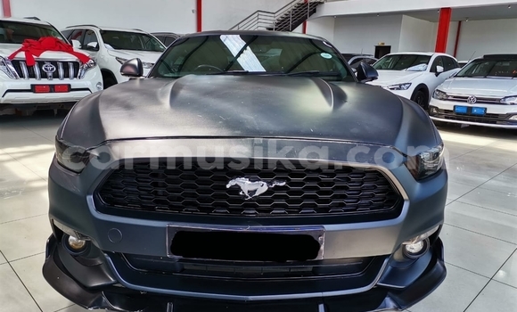 Nunua Ilio tumika Ford Mustang Nyeusi Gari ndani ya Borrowdale nchini Harare