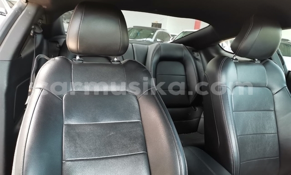 Acheter Occasion Voiture Ford Mustang Noir à Borrowdale, Harare Acheter Occasion Voiture Ford Mustang Noir à Borrowdale, Harare