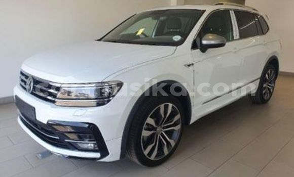 Acheter Occasion Voiture Volkswagen Tiguan Blanc à Beitbridge, Matabeleland South Acheter Occasion Voiture Volkswagen Tiguan Blanc à Beitbridge, Matabeleland South