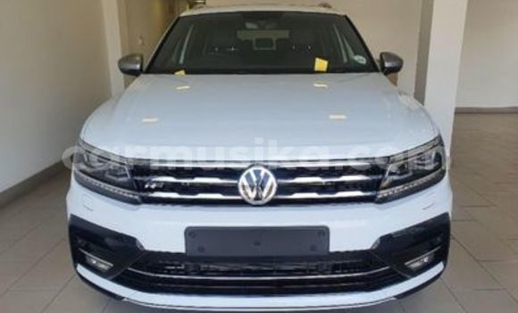 Acheter Occasion Voiture Volkswagen Tiguan Blanc à Beitbridge, Matabeleland South Acheter Occasion Voiture Volkswagen Tiguan Blanc à Beitbridge, Matabeleland South
