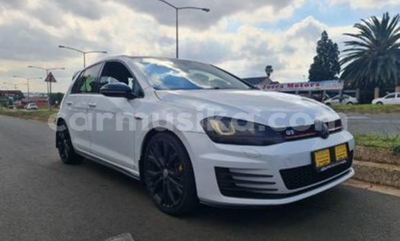 Acheter Occasion Voiture Volkswagen Golf Blanc à Beitbridge, Matabeleland South Acheter Occasion Voiture Volkswagen Golf Blanc à Beitbridge, Matabeleland South