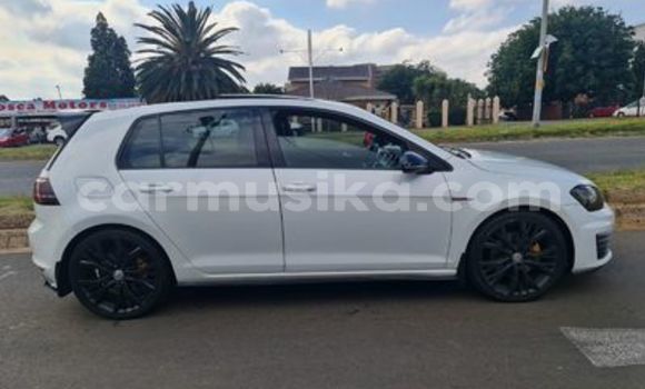 Acheter Occasion Voiture Volkswagen Golf Blanc à Beitbridge, Matabeleland South Acheter Occasion Voiture Volkswagen Golf Blanc à Beitbridge, Matabeleland South