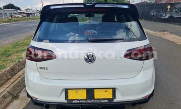 Acheter Occasion Voiture Volkswagen Golf Blanc à Beitbridge, Matabeleland South Acheter Occasion Voiture Volkswagen Golf Blanc à Beitbridge, Matabeleland South