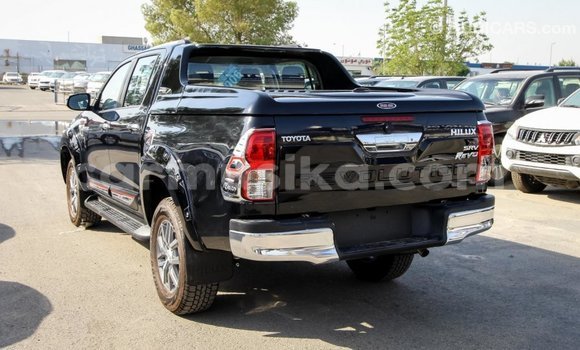 Acheter Import Voiture Toyota Hilux Noir à Import - Dubai, Harare Acheter Import Voiture Toyota Hilux Noir à Import - Dubai, Harare