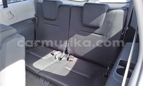 Tenga Tsaru Toyota Wish Bhuruu Mota in Beitbridge in Matabeleland South Tenga Tsaru Toyota Wish Bhuruu Mota in Beitbridge in Matabeleland South