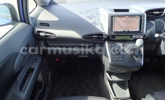 Tenga Tsaru Toyota Wish Bhuruu Mota in Beitbridge in Matabeleland South Tenga Tsaru Toyota Wish Bhuruu Mota in Beitbridge in Matabeleland South