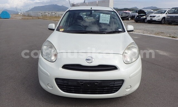 Acheter Occasion Voiture Nissan March Blanc à Beitbridge, Matabeleland South Acheter Occasion Voiture Nissan March Blanc à Beitbridge, Matabeleland South