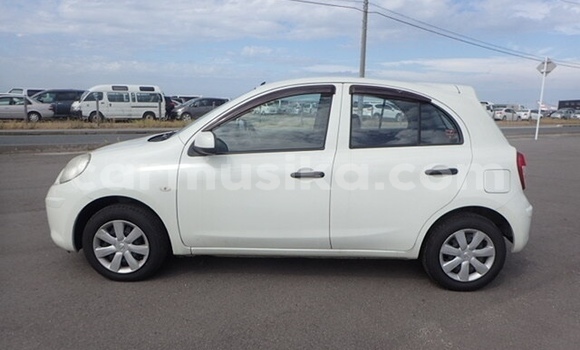 Acheter Occasion Voiture Nissan March Blanc à Beitbridge, Matabeleland South Acheter Occasion Voiture Nissan March Blanc à Beitbridge, Matabeleland South