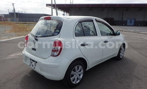 Acheter Occasion Voiture Nissan March Blanc à Beitbridge, Matabeleland South Acheter Occasion Voiture Nissan March Blanc à Beitbridge, Matabeleland South