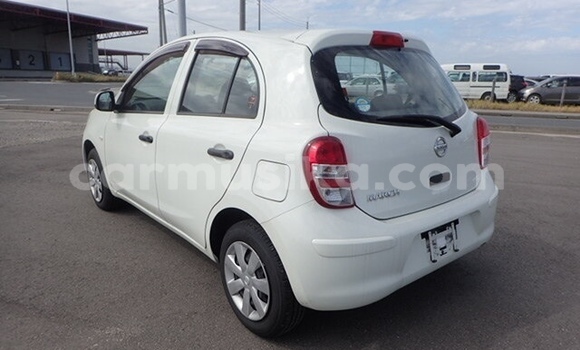 Acheter Occasion Voiture Nissan March Blanc à Beitbridge, Matabeleland South Acheter Occasion Voiture Nissan March Blanc à Beitbridge, Matabeleland South