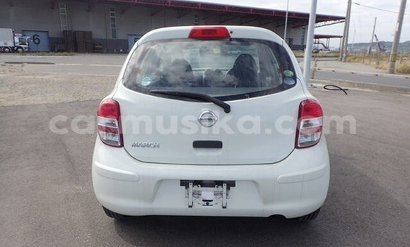 Acheter Occasion Voiture Nissan March Blanc à Beitbridge, Matabeleland South Acheter Occasion Voiture Nissan March Blanc à Beitbridge, Matabeleland South