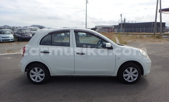 Acheter Occasion Voiture Nissan March Blanc à Beitbridge, Matabeleland South Acheter Occasion Voiture Nissan March Blanc à Beitbridge, Matabeleland South