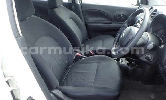 Acheter Occasion Voiture Nissan March Blanc à Beitbridge, Matabeleland South Acheter Occasion Voiture Nissan March Blanc à Beitbridge, Matabeleland South