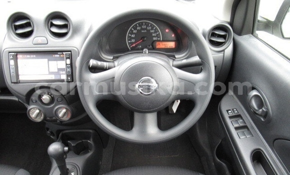 Acheter Occasion Voiture Nissan March Blanc à Beitbridge, Matabeleland South Acheter Occasion Voiture Nissan March Blanc à Beitbridge, Matabeleland South
