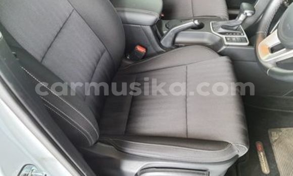 Acheter Occasion Voiture Kia Sportage Blanc à Beitbridge, Matabeleland South Acheter Occasion Voiture Kia Sportage Blanc à Beitbridge, Matabeleland South