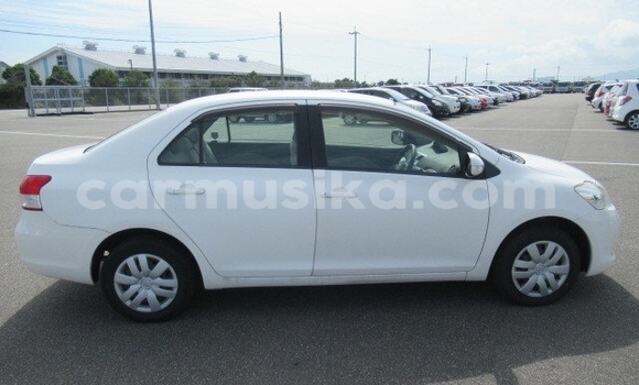 Buy Used Toyota Belta White Car in Beitbridge in Matabeleland South Buy Used Toyota Belta White Car in Beitbridge in Matabeleland South