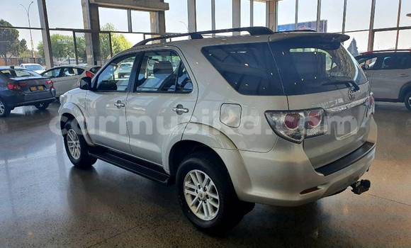 Tenga Tsaru Toyota Fortuner Zvimwe Mota in Beitbridge in Matabeleland South Tenga Tsaru Toyota Fortuner Zvimwe Mota in Beitbridge in Matabeleland South
