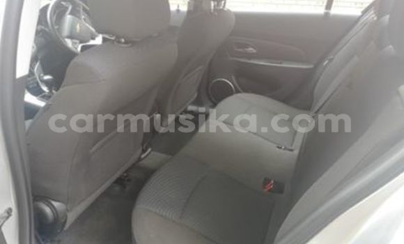 Acheter Occasion Voiture Chevrolet Cruze Gris à Beitbridge, Matabeleland South Acheter Occasion Voiture Chevrolet Cruze Gris à Beitbridge, Matabeleland South