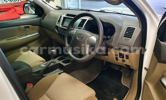 Acheter Occasion Voiture Toyota Fortuner Blanc à Beitbridge, Matabeleland South Acheter Occasion Voiture Toyota Fortuner Blanc à Beitbridge, Matabeleland South