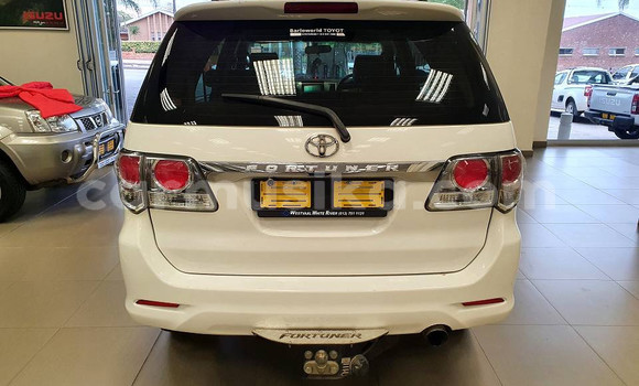 Acheter Occasion Voiture Toyota Fortuner Blanc à Beitbridge, Matabeleland South Acheter Occasion Voiture Toyota Fortuner Blanc à Beitbridge, Matabeleland South
