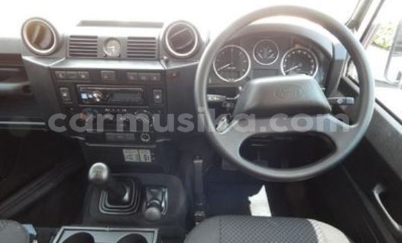Acheter Occasion Voiture Land Rover Defender Blanc à Beitbridge, Matabeleland South Acheter Occasion Voiture Land Rover Defender Blanc à Beitbridge, Matabeleland South