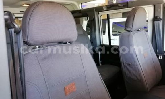 Acheter Occasion Voiture Land Rover Defender Blanc à Beitbridge, Matabeleland South Acheter Occasion Voiture Land Rover Defender Blanc à Beitbridge, Matabeleland South