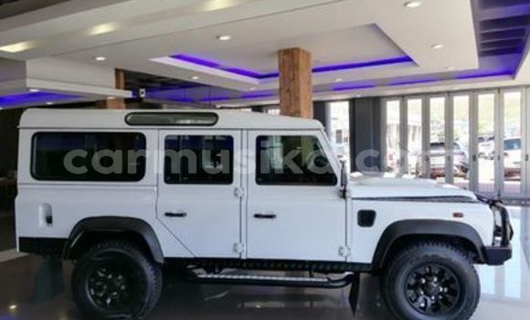 Acheter Occasion Voiture Land Rover Defender Blanc à Beitbridge, Matabeleland South Acheter Occasion Voiture Land Rover Defender Blanc à Beitbridge, Matabeleland South