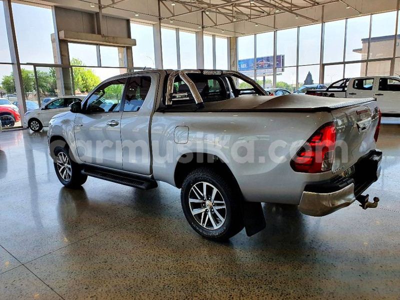 Big with watermark toyota hilux matabeleland south beitbridge 25338