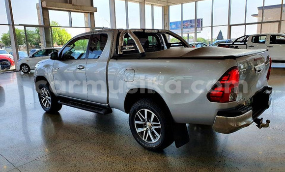 Buy Used Toyota Hilux Silver Car in Beitbridge in Matabeleland South Buy Used Toyota Hilux Silver Car in Beitbridge in Matabeleland South