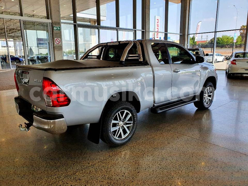 Big with watermark toyota hilux matabeleland south beitbridge 25338