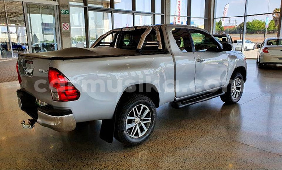 Buy Used Toyota Hilux Silver Car in Beitbridge in Matabeleland South Buy Used Toyota Hilux Silver Car in Beitbridge in Matabeleland South