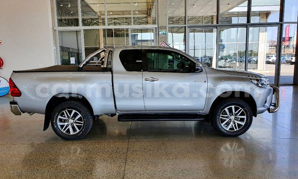 Buy Used Toyota Hilux Silver Car in Beitbridge in Matabeleland South Buy Used Toyota Hilux Silver Car in Beitbridge in Matabeleland South