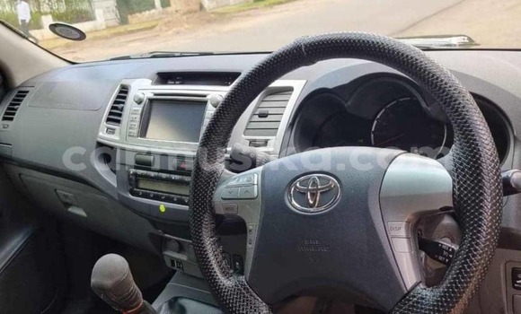 Nunua Mpya Toyota Hilux Nyeusi Gari ndani ya Avondale nchini Harare Nunua Mpya Toyota Hilux Nyeusi Gari ndani ya Avondale nchini Harare