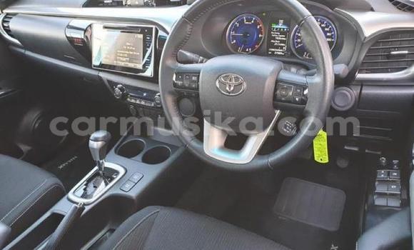 Tenga Tsaru Toyota Hilux Sirivha Mota in Harare in Harare Tenga Tsaru Toyota Hilux Sirivha Mota in Harare in Harare