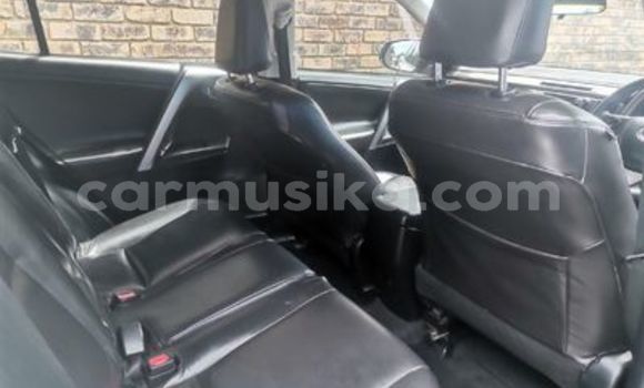 Buy Used Toyota RAV4 White Car in Beitbridge in Matabeleland South Buy Used Toyota RAV4 White Car in Beitbridge in Matabeleland South