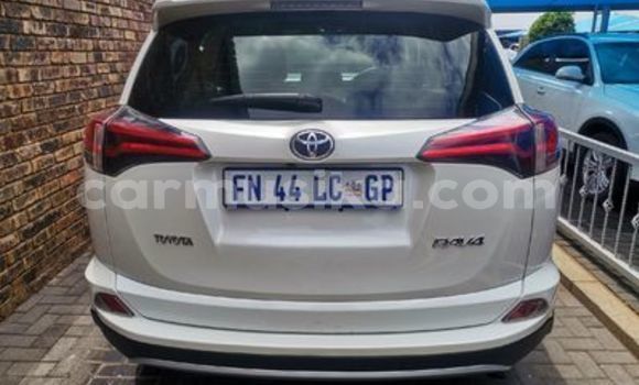 Buy Used Toyota RAV4 White Car in Beitbridge in Matabeleland South Buy Used Toyota RAV4 White Car in Beitbridge in Matabeleland South